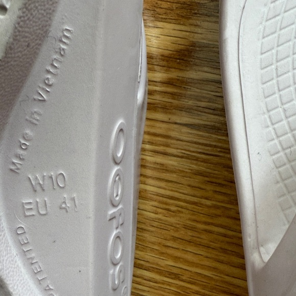 OOFOS Women's Light Purple Sandals - Picture 3 of 4